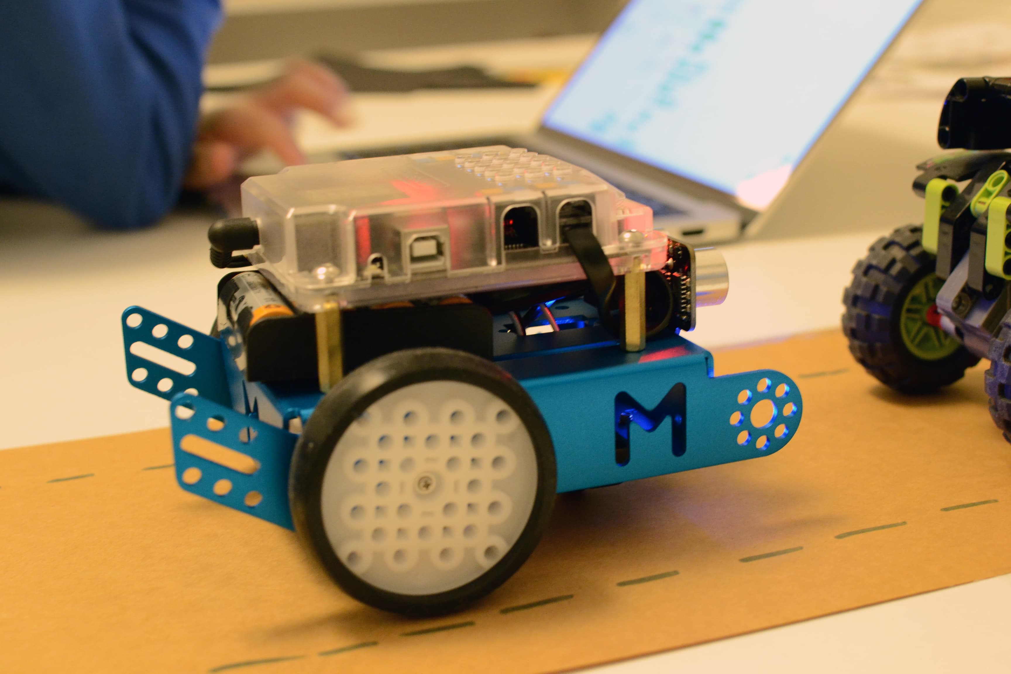 Abenteuer mit dem mBot Ranger: Spielerisch Programmieren lernen!